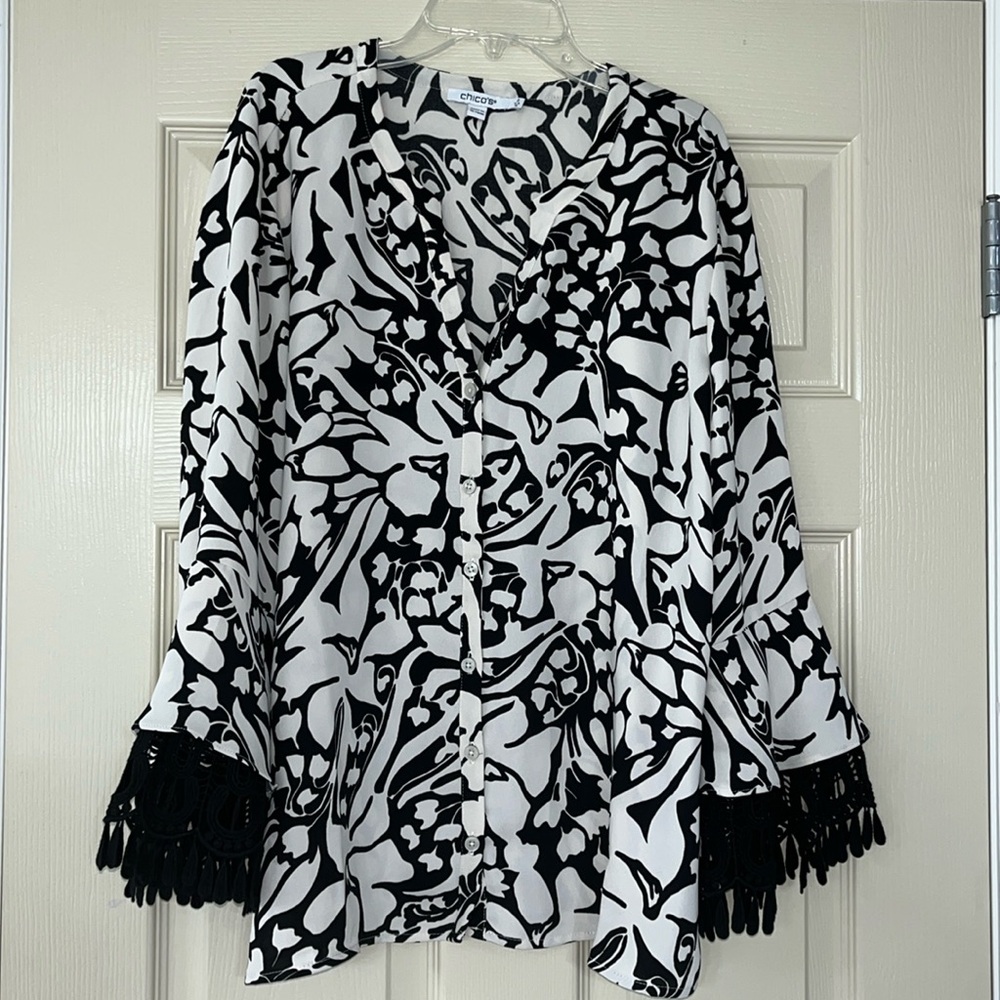 Chicos Black and White New without Tags Size 2 Blouse